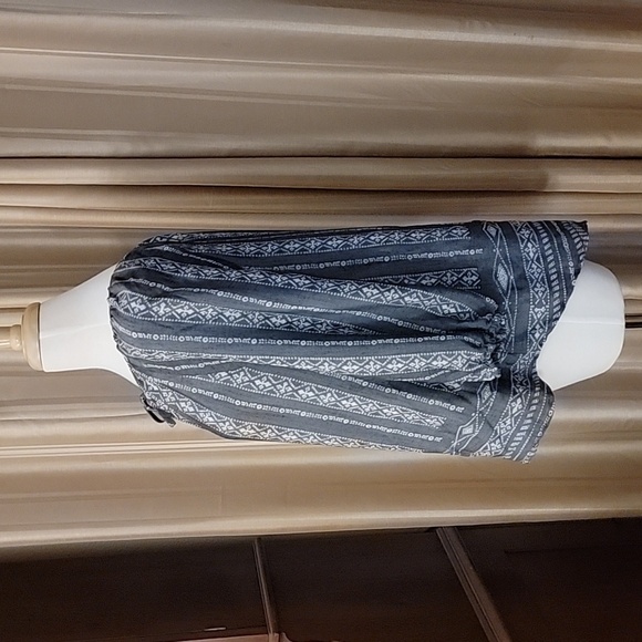 Fred David Grey and White Peasent Blouse Size Small - Picture 2 of 6